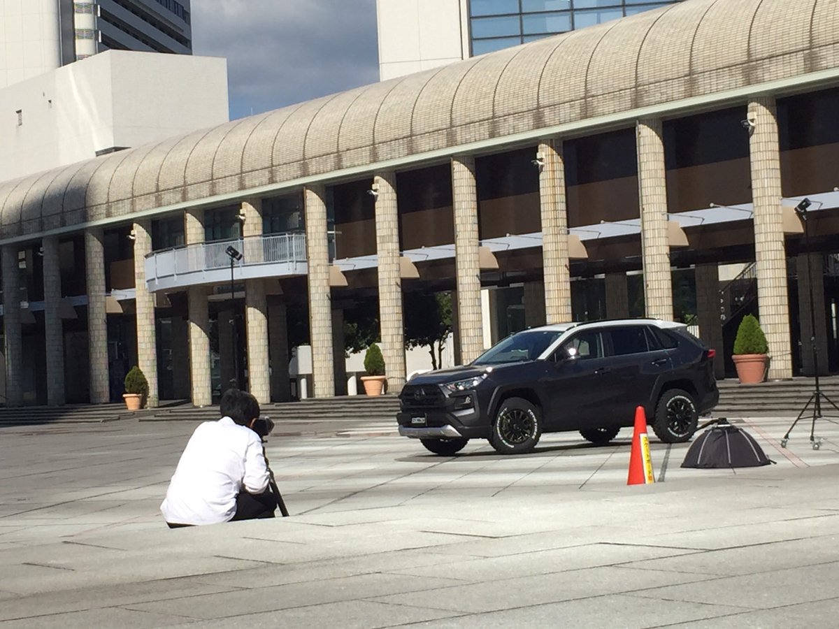 tanabe61673631's tweet image. 昨日なのですが、STYLE WAGONさんにデモカーのRAV4を取材して頂きました！
どんな感じになるのか楽しみです！！
次号はなんと、300号という事で楽しみ倍増です！！
次号が発売されましたらご報告いたしますね！

#スタイルワゴン #RAV4 #DEVIDE #tanabe #SSR #UP210