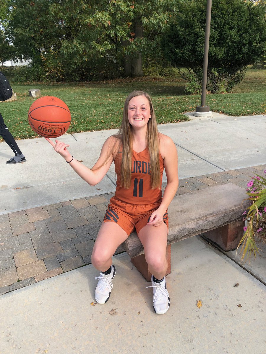 ShellieSemler's tweet photo. GAME DAY!! LET’S GO!!! 🐺🏀🧡#senioryear #GrayWolfNation @SaraSemler_11 https://t.co/uwB4kt34Ze
