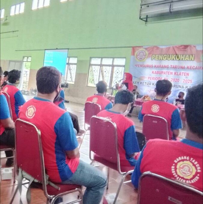 CahNgarit tweet media