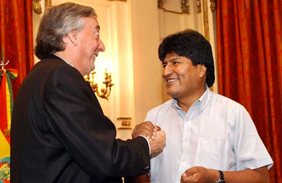 El mejor homenaje a Néstor Kirchner, a 10 años de su partida, es avivar su legado de integración con amplitud, generosidad y solidaridad; es un camino que debemos seguir para alcanzar la unidad de los países.
#Néstor10años https://t.co/esHUzJAAJv