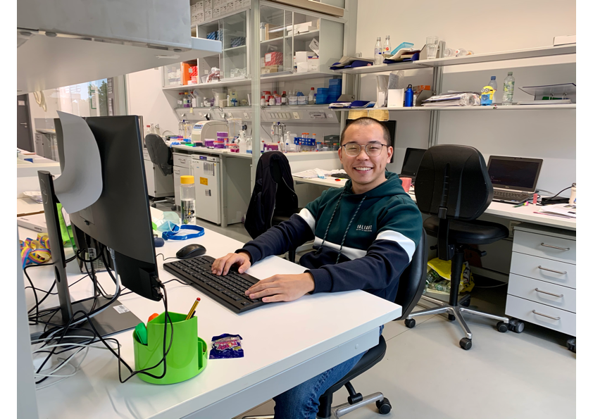 imbmainz's tweet photo. "In the Luck lab, I study proteins computationally to predict their interactions. The predictions will later be tested experimentally." (C. Y. Lee, 🇲🇾)

Open #PhDposition in the Luck lab! Check out our #InternationalPhDProgramme (IPP) &amp; apply by 27 Nov!

➡️https://t.co/x2ImF2Eljf https://t.co/hWPnsRvDlw