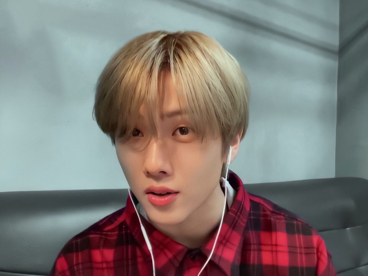 jodohjisungg's tweet photo. 💌 to asteroids and jisung🐭☄️
happy asteroids day[♡ˎˊ]

to jisung ; please stay healthy! you did well, always be happy! thank u for your hardwork, thank you for your masterpiece, we'll always be there for you💚

#ASTEROID_DAY
#AsteroidsWithJISUNG
#JISUNG  #지성  #星星 #チソン https://t.co/PncxU8GzgB