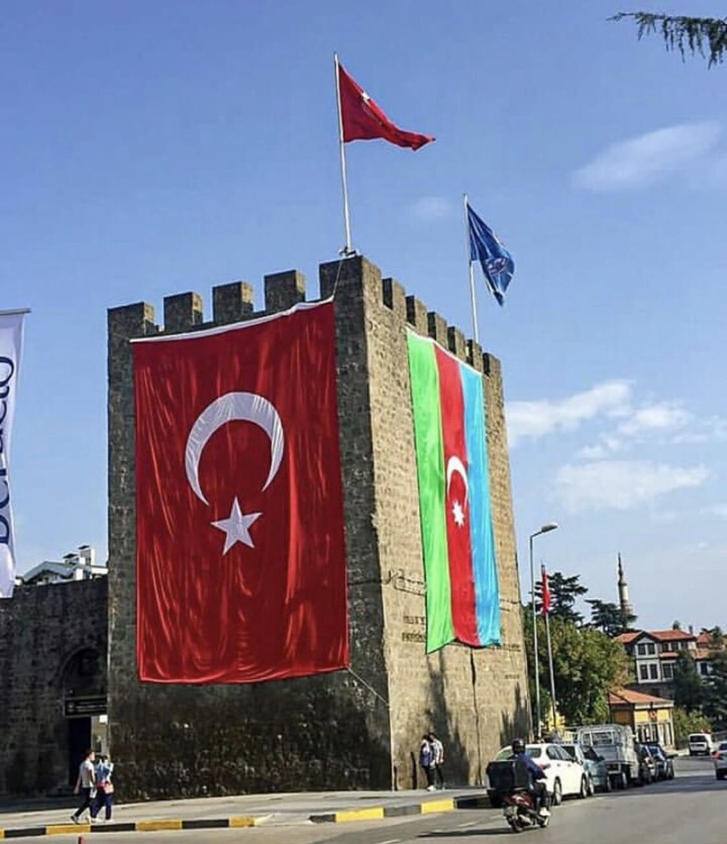 Azerbaycanli11's tweet photo. #GecmisOlsunHatay Gechmish Olsun Turkiyem❤️🇦🇿🇹🇷 #YanindayizTurkiye #PrayForHayat https://t.co/hDShflAtWl