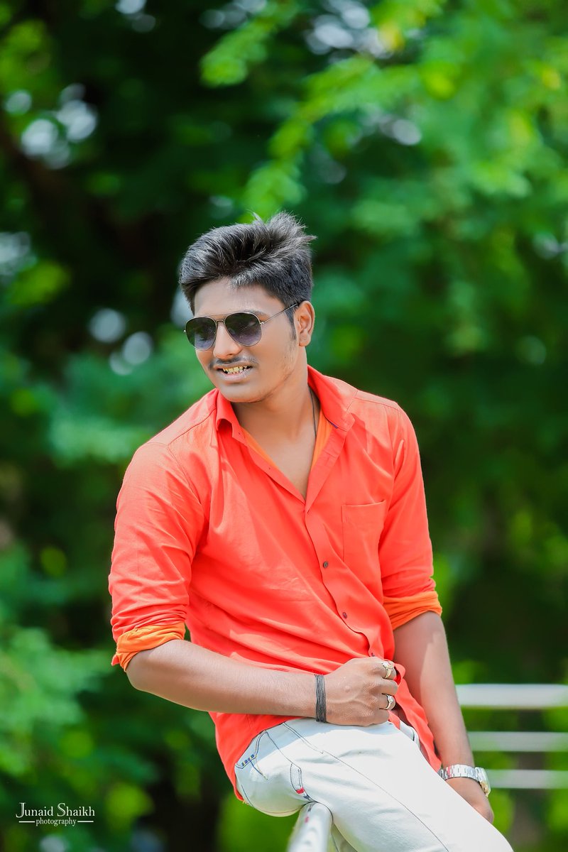RaghavendraNird's tweet photo. 😊   #हर_मुश्किल_से_गुजर_जाना_सिखो,
    #गम_हजार_मिलेंगे_तुम_मुस्कुराना_सिखों...! ✌️

                    🤍  #Hero  🖤 https://t.co/IwNSZUl8wC