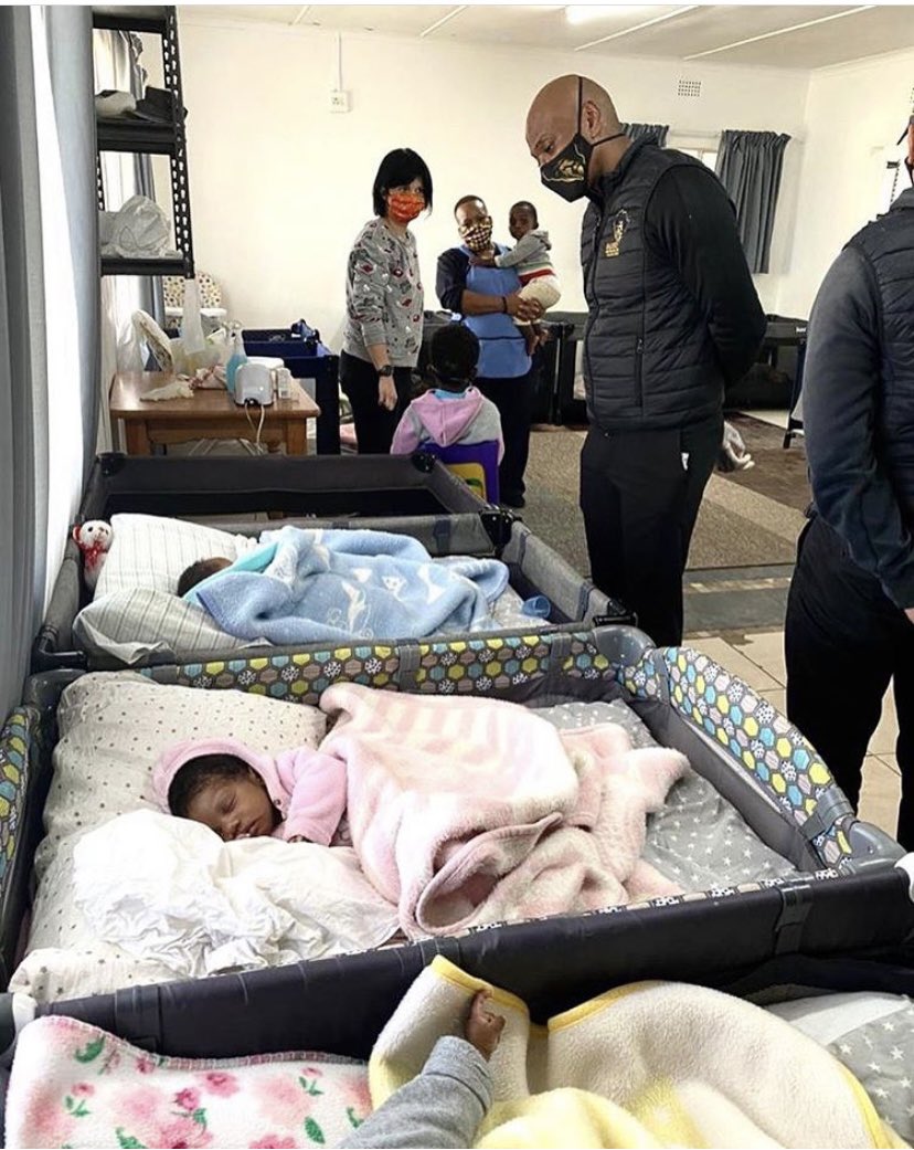 kaizerm_jr's tweet photo. We need to be mothers and fathers to the those that need in a world that has forgotten to care  ❤️ for its little ones. It’s African. It’s Ubuntu. It’s us. #duty #youth #future #hope #care #love @kmjrfoundation @_AfricanUnion @AfricanUnionUN https://t.co/Nhj6mGzX4O