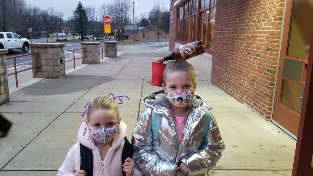 CPCSColts's tweet photo. Crazy hair day for school spirit week. #COLTurechat https://t.co/y6k7e3N1sw