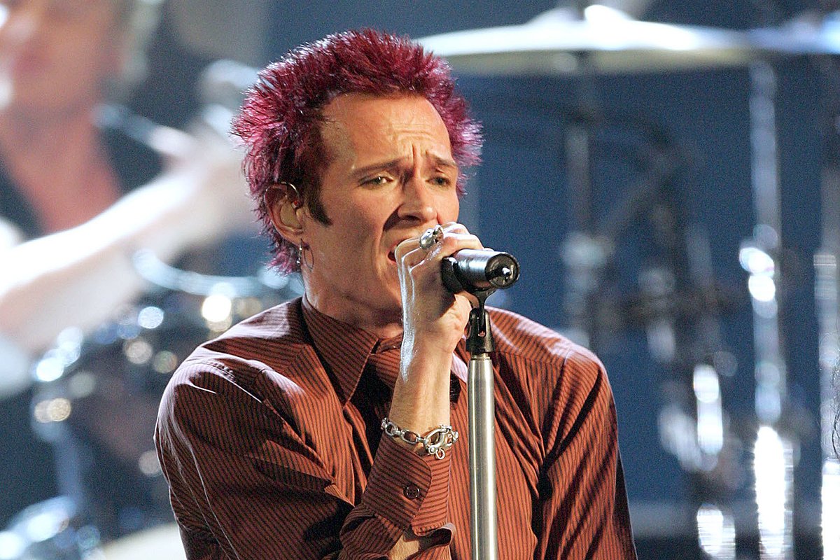 In loving memory of Scott Richard Weiland ;  October 27, 1967 – December 3, 2015 RIP 🕊️
