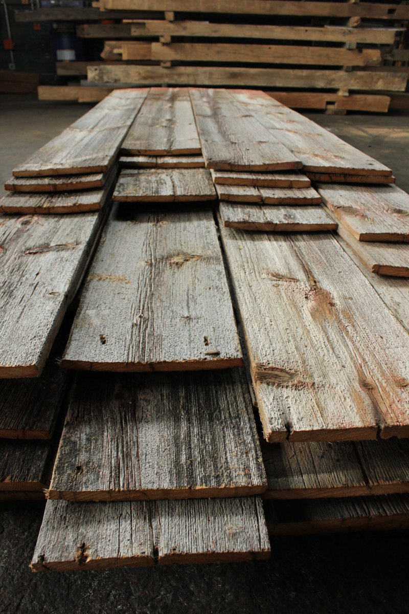LumberVintage's tweet photo. Looking for barn siding for a project at your home or business?  Accent wall?  Furniture materials?  Dozens of projects use it.  Give us a call or email FMI.  https://t.co/RaskQCho5C #woodworking #barnwood #barnsiding #interiordesignideas #reuse #Recycle #greendesign #farmstyle https://t.co/Wcm1Ef3pq9