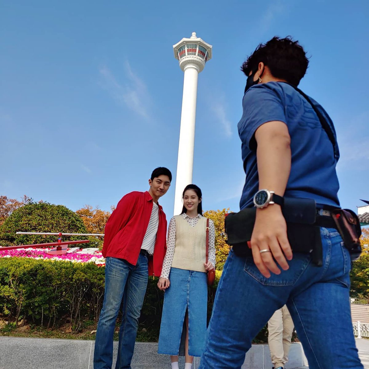 YURAing_time's tweet photo. Actor Ji Daehan's IG update with Yura.
#The9thEPofMovieHouch!
The 1st shooting of the young main characters today! It's like shooting a movie now!Haha! #GirlsDayYura #OhJaeMo #KimByungok #JiDaeHan #BusanNationalMaritimeHighSchool #KoreaMaritimeUniversity #YongdusanPark https://t.co/JMLUQpluG7