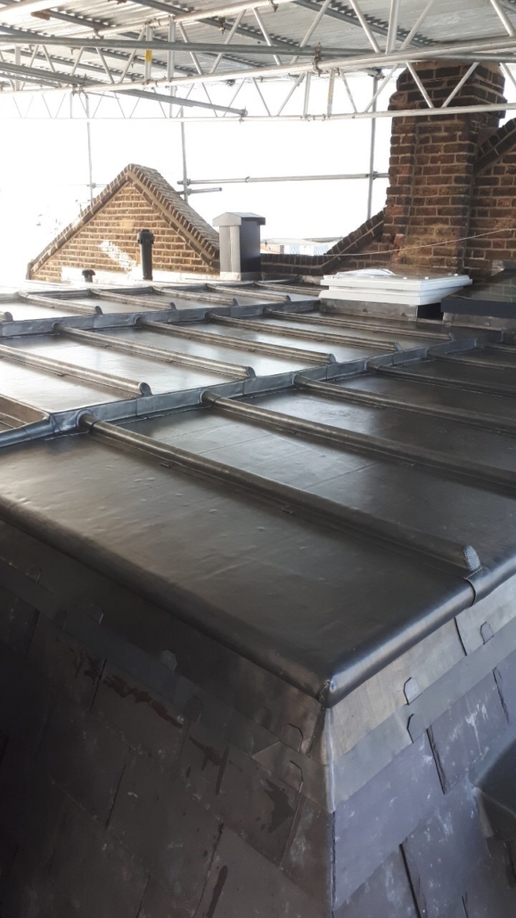 roofproldn's tweet photo. Our specialist roofers have undergone extensive training to ensure any lead work is carried out safely and with caution.
Get in touch here... https://t.co/v8hwmg0bF4
#roofing #leadroofs https://t.co/aM8qByXIAP