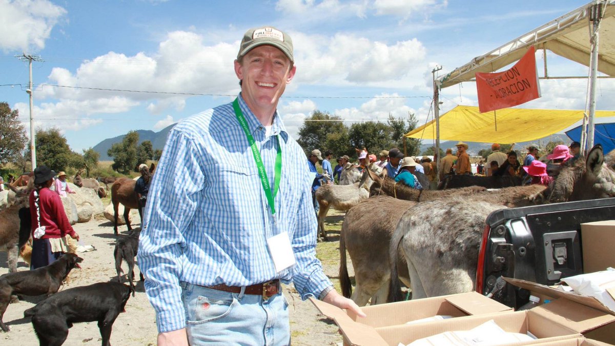 Alltech's tweet photo. Not all in the #ag industry grew up on farm! Dr. Keith Latson, co-founder of @fullbuckets shares his experience of breaking into the industry and the lessons along the way on the newest episode of the Ag Future Podcast. 

🎧 Listen now: https://t.co/mlBnM0hXTB https://t.co/nLhw6SmBsP