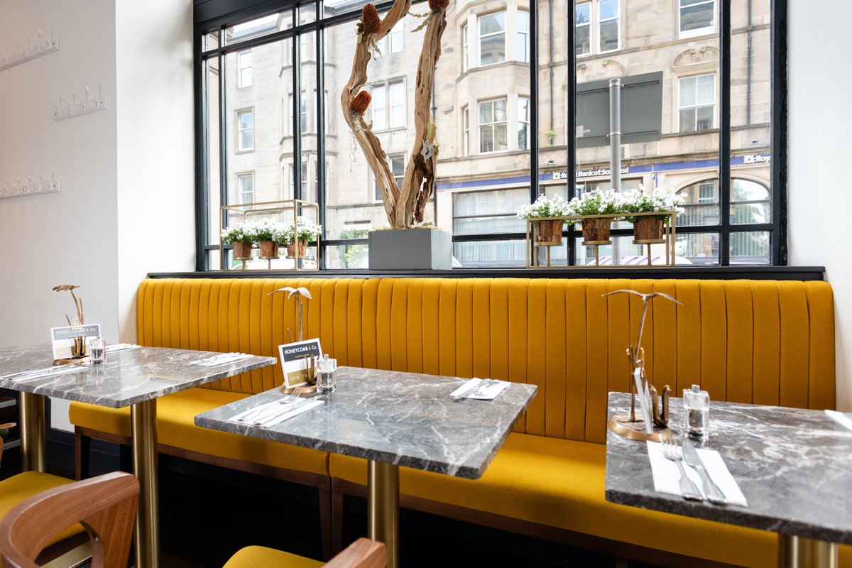 edinburgh_visit's tweet photo. Looking for a great #local cafe in #Edinburgh? Check out @honeycombandco in #Bruntsfield! A great selection of food and drinks, and some seasonal surprises to keep your brunchtime interesting! #eatlocal #supportlocalbusinesses #VisitEdinburgh https://t.co/jFZLHEC3n7