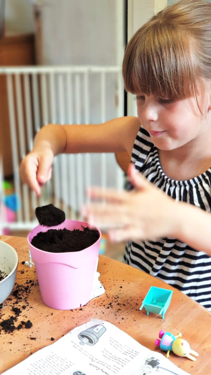 Notjustfordads's tweet photo. Have some fun this half term with @PeppaGrowNPlay a great way to grow easy-to-grow seeds with your little ones.

Find my review below (previously gifted for the purpose of a review). Available at @SmythsToysUK

https://t.co/pRUd9M8eIR

@InterplayUKltd #dadblogger #dadblog https://t.co/VRcVtoaPMX
