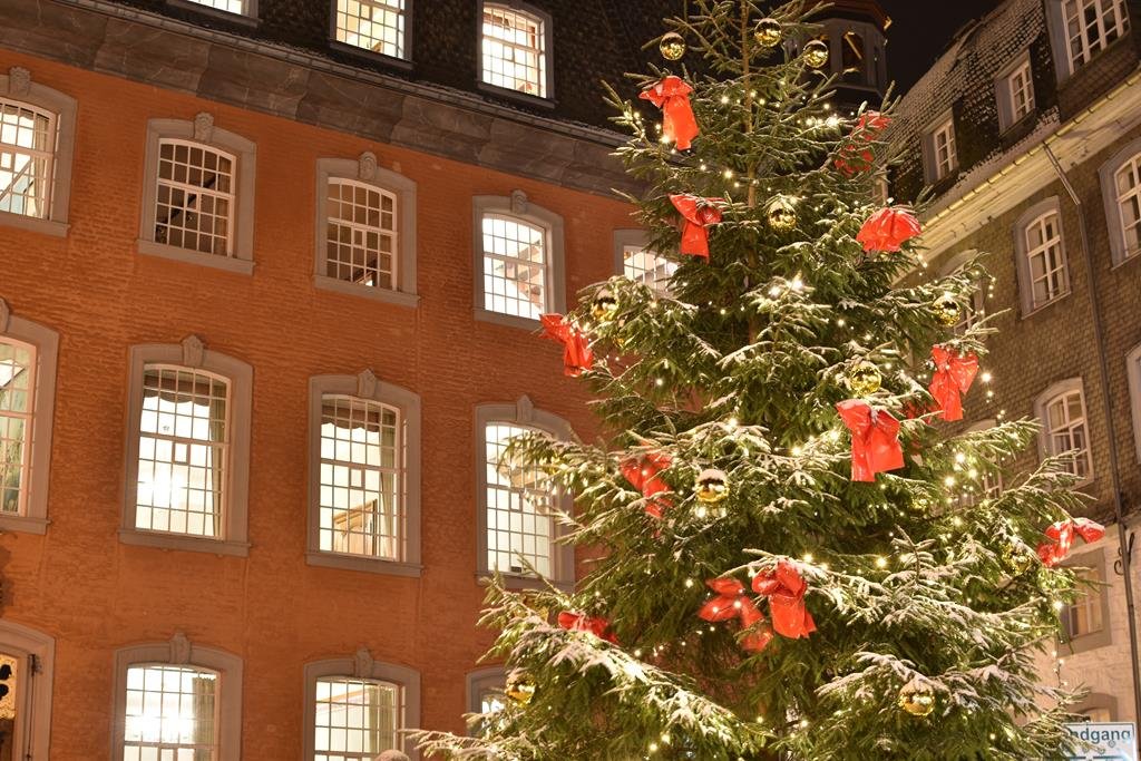 Freitag, 27.11.2020 bis Donnerstag, 24.12.2020
Weihnachtsstadt Monschau  monschau.de/de/aktuell/ver…