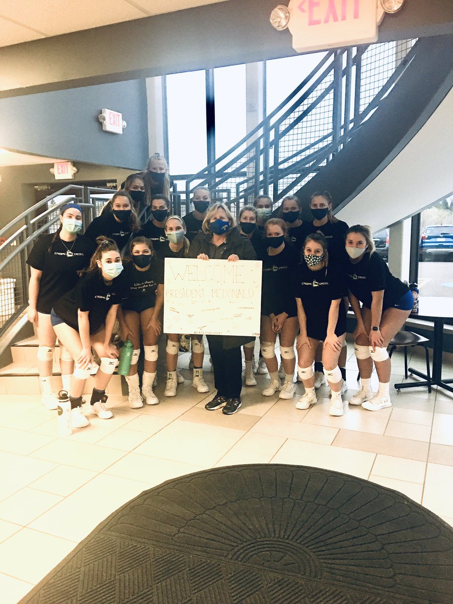 PrezBMcDonald's tweet image. So great to visit with our @SaintsVball @CSSsaints last night! A remarkable #CSSCommunity of student athletes, great conversation. Thanks #DanaMoore for the invite! #MaskUpSaints @StScholastica