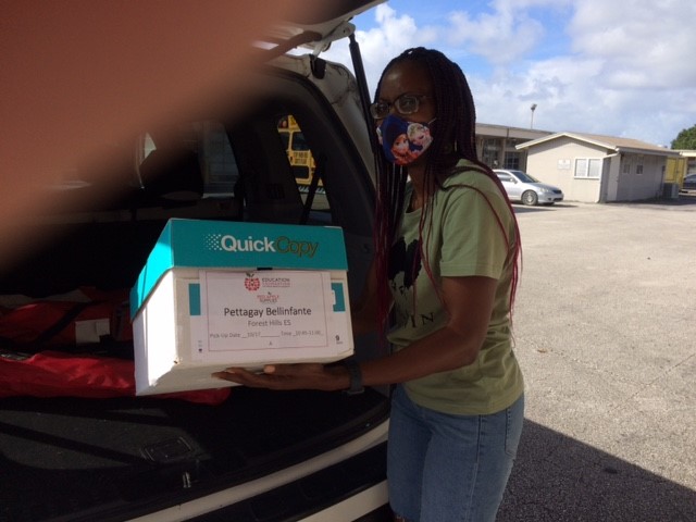 EducationFdnPBC's tweet photo. Thank you @ForestHillElem School Teacher Pettagay Bellinfante for returning boxes from her #RedAppleSupplies order. #ActofKindness #PayitForward

Ready to serve more teachers!  Thank you so much! #WeLoveourTeachers @pbcsd @FlaEduFoundtns https://t.co/Fvty8QQS0Q