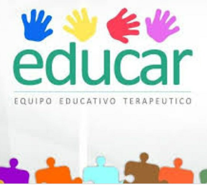 hcdposadasok's tweet photo. #Comisiónes
En la Comisión de Salud recibieron a Gabriela González y Fernanda Pedrozo➡️EDUCAR (Equipo Educativo Terapéutico) y a la Directora de Discapacidad @muniposadas, Martha Guimaraes, para avanzar con la implementación de pictogramas en los CAPS de la ciudad. @RepettoAnahi https://t.co/j8g8VgAIK5