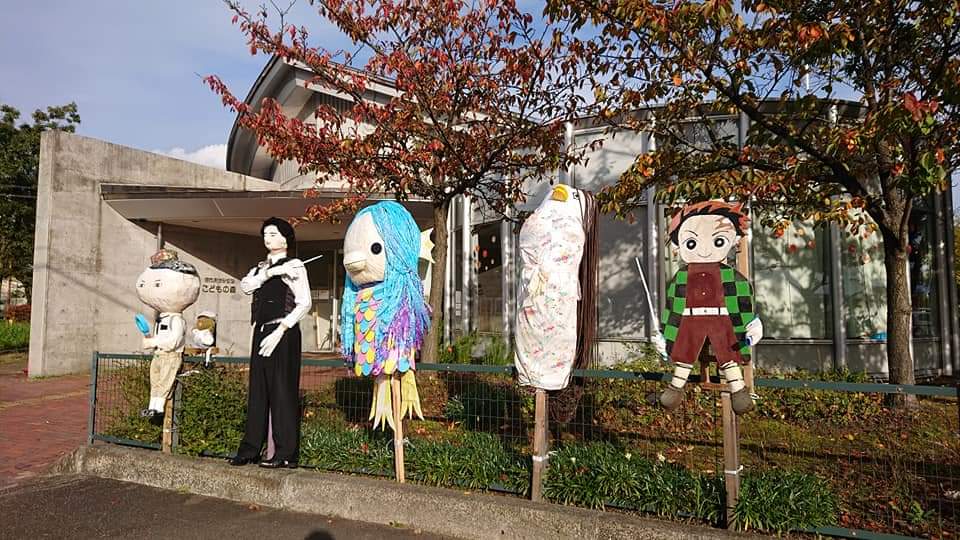 【新潟県 燕市児童研修館こどもの森】
◆造形あそびハロウィン工作
     10月22日～10月31日まで🎃
みんなと一緒に、イベントに参加できますように

◆アレルギー啓発
青いカボチャは食物アレルギーの子も楽しめるハロウィンの目印♪

#TealPumpkinProject
#青いカボチャ #食物アレルギー