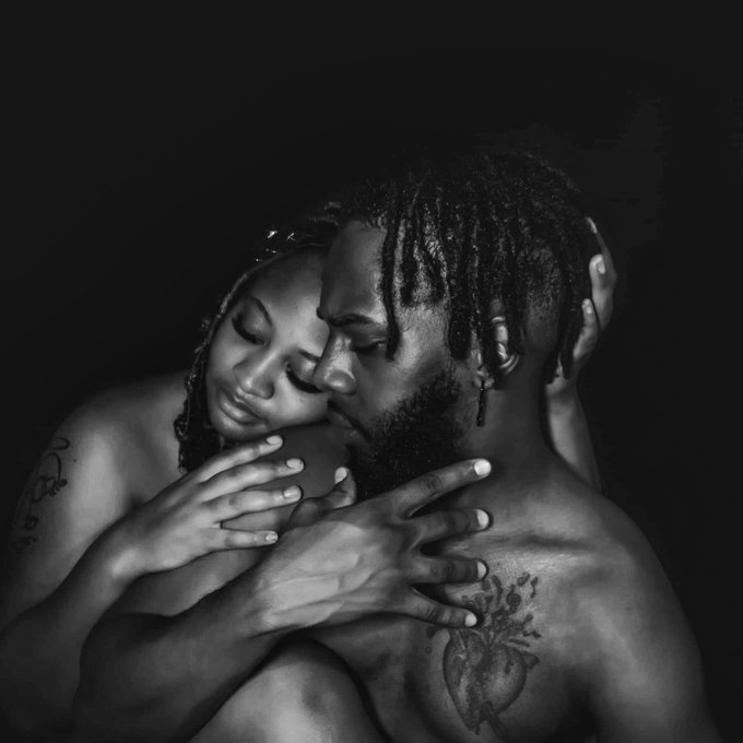 Everything Black https://t.co/joTgLTSfyk<a href="/tag/newprofilepic"class="tags"><span>#newprofilepic</span></a>