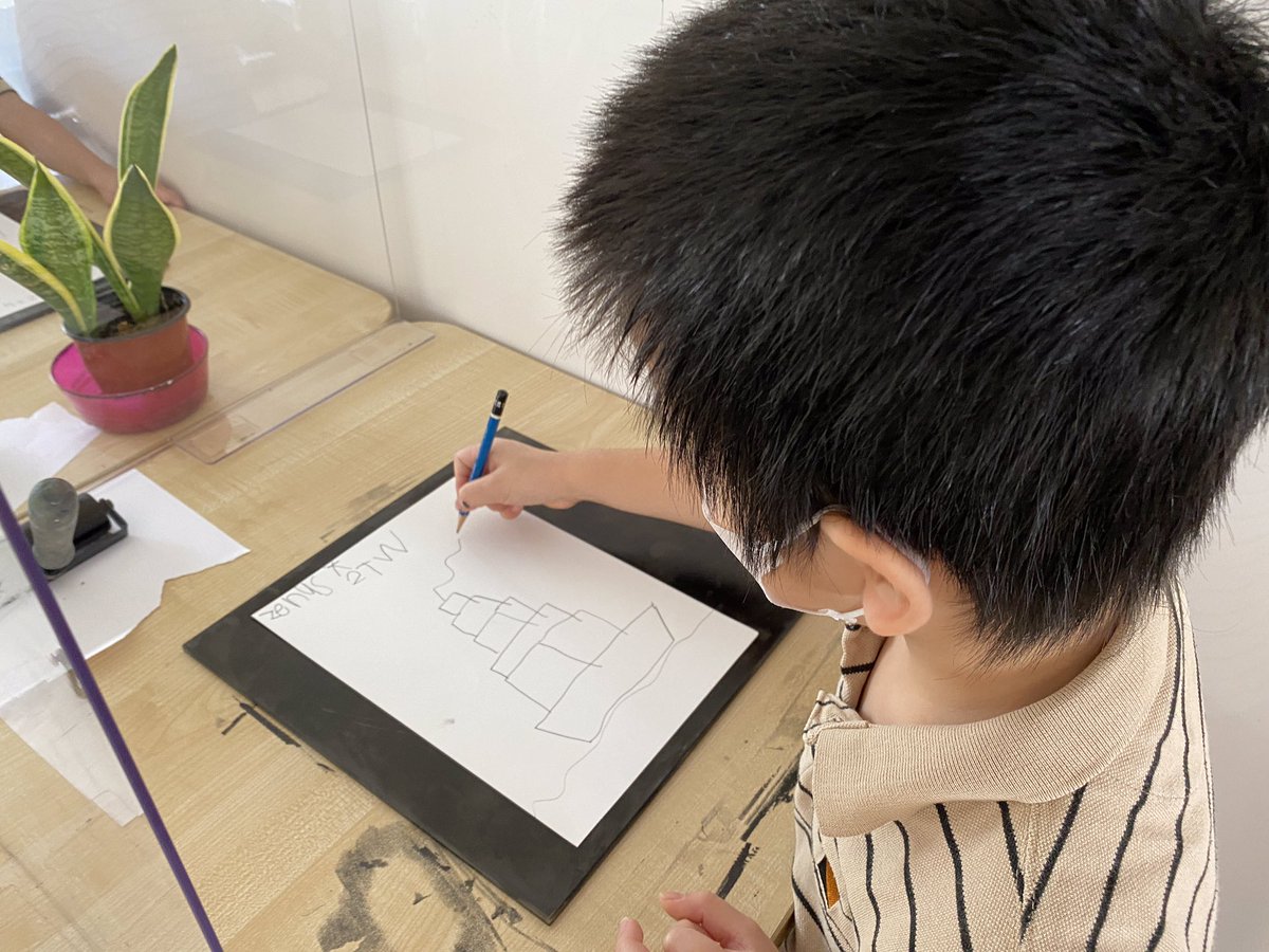 RCHKEYART's tweet photo. Exploring different ways to make art with printmaking #rchkyear2 #rchkpyp https://t.co/F7C8u2nvbY