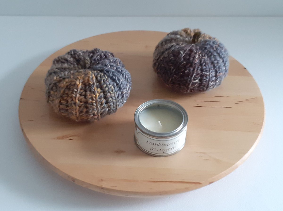 jimandgladys's tweet photo. More pumpkins hot off the hook. Will be on sale on Thursday in the Gallery 🎃
#autumn #hygge #pumpkins #chunky #halloween
https://t.co/k6WGVa8WX0
#etsy #newmills #newmillshighpeak
#bounceforwardnotback #NewMillsFestivalArts #jimandgladyscroche https://t.co/PhUPIkihG1