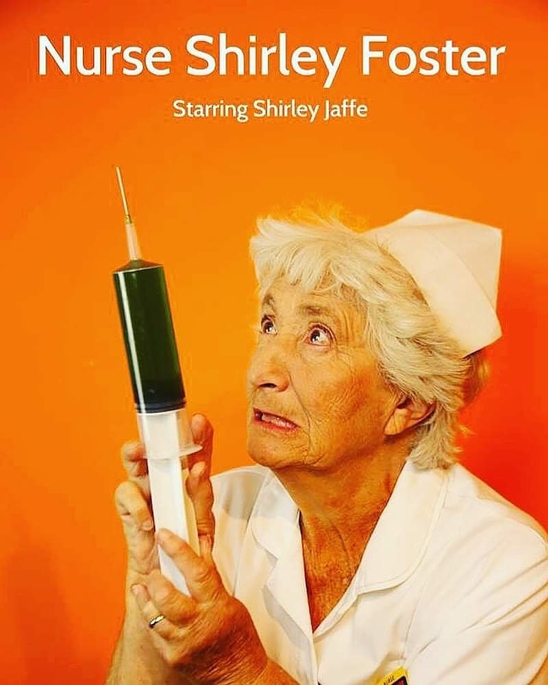 FlbIrina's tweet photo. Ya puedes ver el corto 'Nurse Shirley Foster' gratis en Youtube. La actriz Shirley Jaffe, miembro del casting de #lanaranjamecanica vive atormentada por el #tratamientoludovico que tuvo que administrar en la película de #kubrick!No te pierdas esta obra maestra de @DirectMayhem https://t.co/4mJuLZE1sr