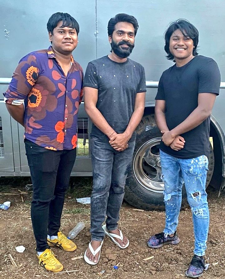 Thalaivan latest pic💥🔥🥁💯
#Eeswaran
#Maanaadu
#SilambarasanTR
#SilambarasanTR46 @SilambarasanTR_ @sureshkamatchi @MusicThaman @AgerwalNidhhi https://t.co/ggEO85ju3e