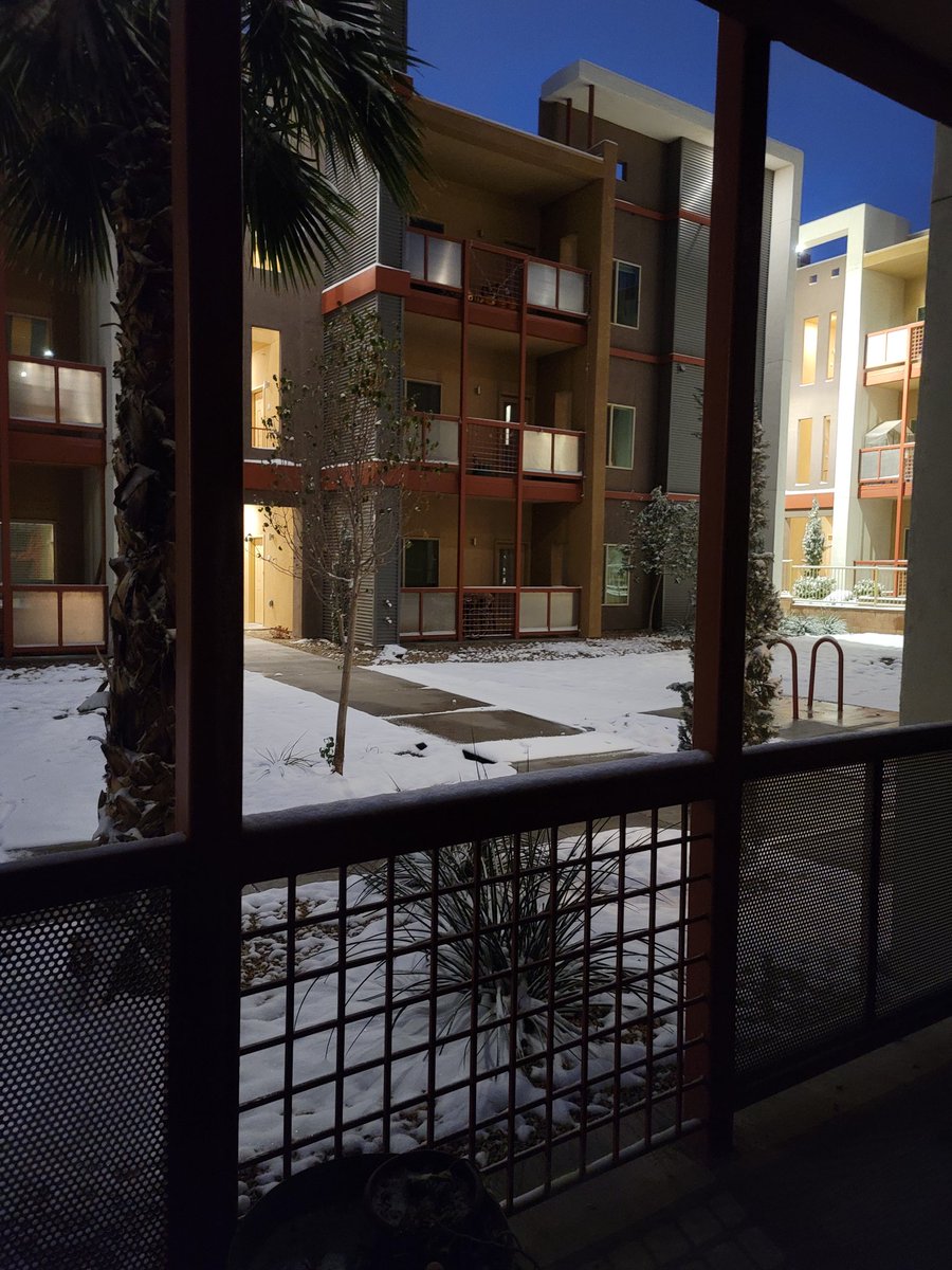 ea_markle's tweet image. Snow in New Mexico. In October. This is 2020.