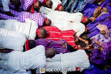 i_realone's tweet photo. Lagos Council of Oba begging Fashola to help them search for the missing staff of office😂#FasholaCamChallenge #fashola #FasholaCamChallenge #FasholaHolmes https://t.co/I0WD85o1RP