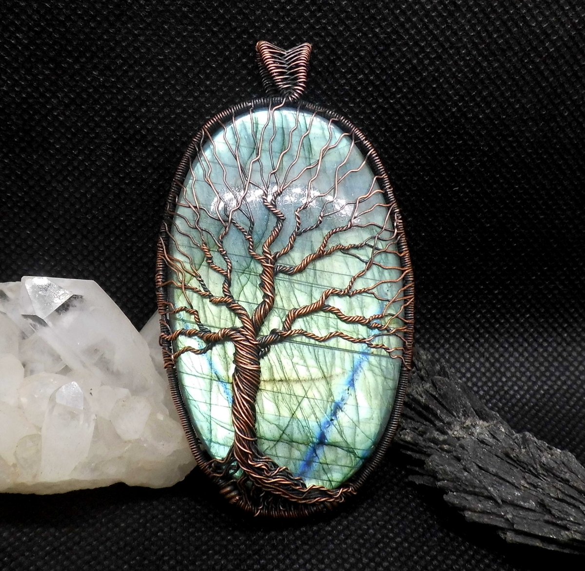 CharismaCrystal's tweet image. #labradorite #crystal #treeoflife #pendant   
CharismaCrystals.etsy.com

#pagan #witchcraft #druids #BizHour #UKGiftAM #UKGiftHour #giftideas #UKBizHour #handmadejewelry #craftbizparty #indiebizhour #wicca  #Christmas #witchyvibes #halloween #Halloween2020 #witchtober #sumerian