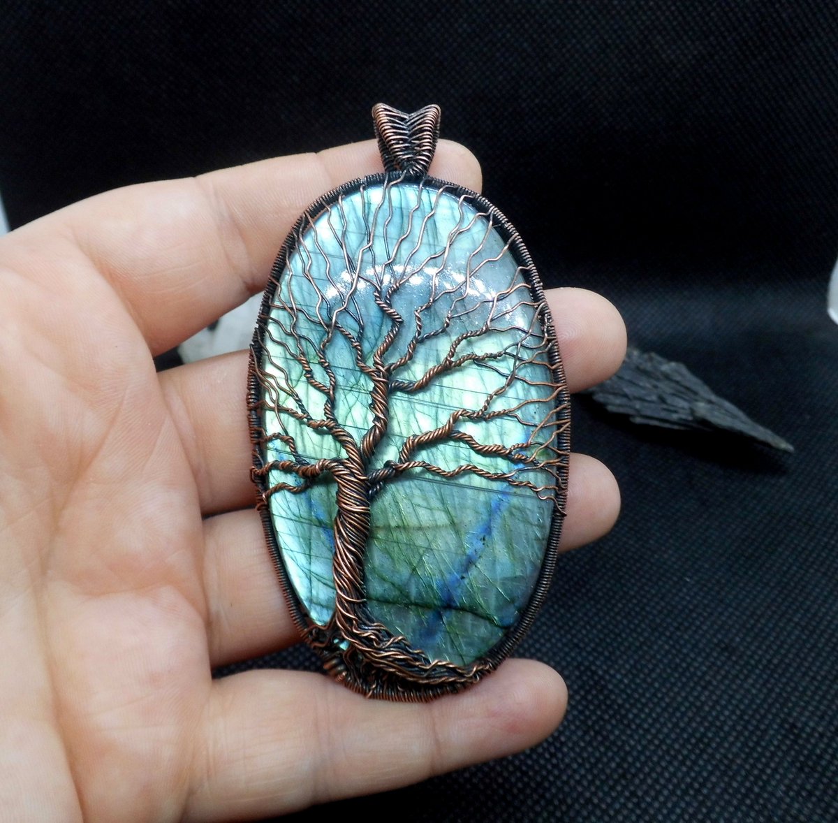 CharismaCrystal's tweet image. #labradorite #crystal #treeoflife #pendant   
CharismaCrystals.etsy.com

#pagan #witchcraft #druids #BizHour #UKGiftAM #UKGiftHour #giftideas #UKBizHour #handmadejewelry #craftbizparty #indiebizhour #wicca  #Christmas #witchyvibes #halloween #Halloween2020 #witchtober #sumerian