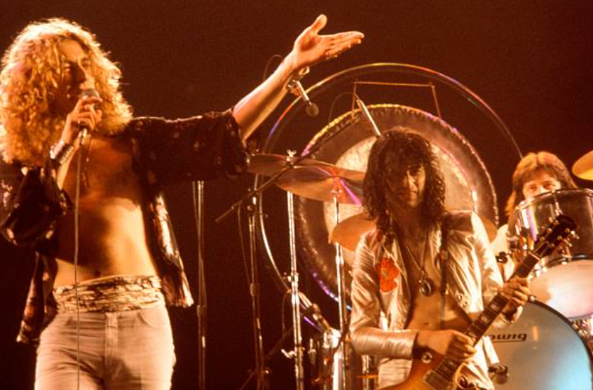 BoredWeb3's tweet photo. Led Zeppelin at Madison Square Garden, 1977. 📷 George De Sota. https://t.co/pW7Ea48Udy