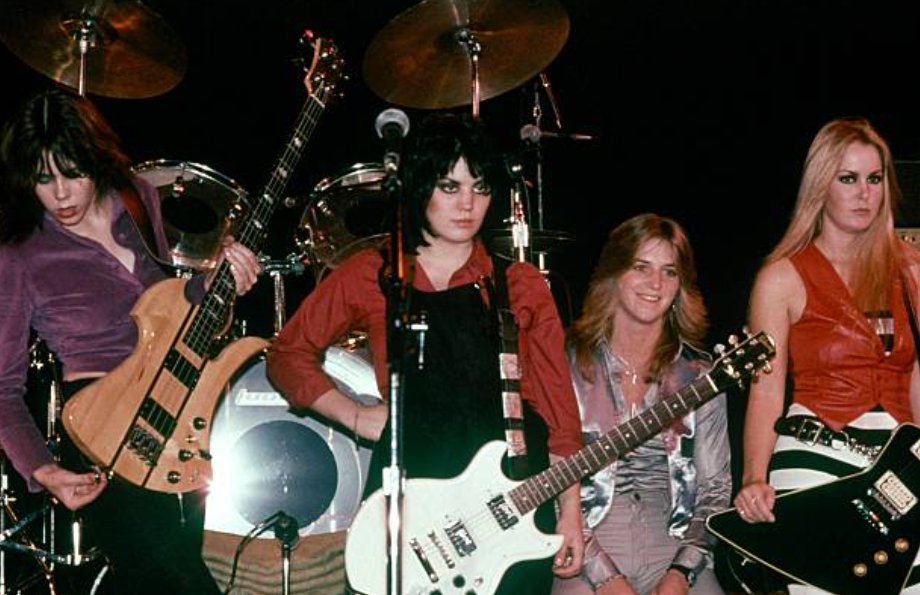 The Runaways by Donna Santisi. https://t.co/EuEzIPoTC8