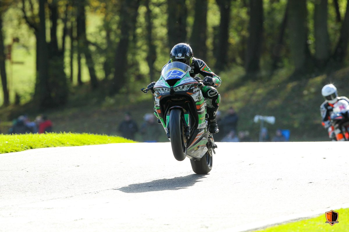 Talbot19Joe's tweet photo. Contd Some more from this weekend at Cadwell - Thanks again @colinportimages 📸🏁
@thundersportgb 
@CadwellPark 
#kawasakiZX6R
@Kawasaki_News @shark_helmets @rstmoto 
#joetalbot19racing https://t.co/mhNWxIPwwu