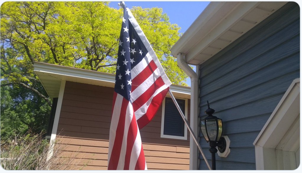 _Duphorn_'s tweet photo. @GenFlynn @lofly727 #FlagsOutForAmerica
#FlagsOutForFlynn

God Bless America https://t.co/H1zRswQ5UI