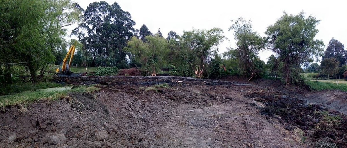 MMMaldonadoC's tweet image. Mientras acaba de destruir el río Teusacá, la CAR inicia obras para hacer lo mismo con el río Chicú.
Y la @PGN_COL se lava las manos  diciendo que la CAR está “salvaguardando” el patrimonio natural  bajo su responsabilidad, y no emprende ninguna acción