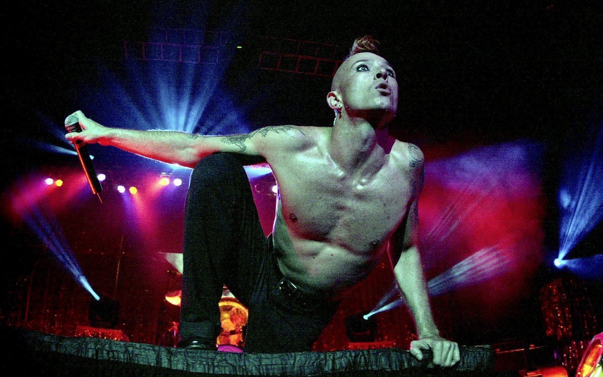 STPBand's tweet image. Happy Birthday Scott. Miss you.⁣

📸: Rick Diamond