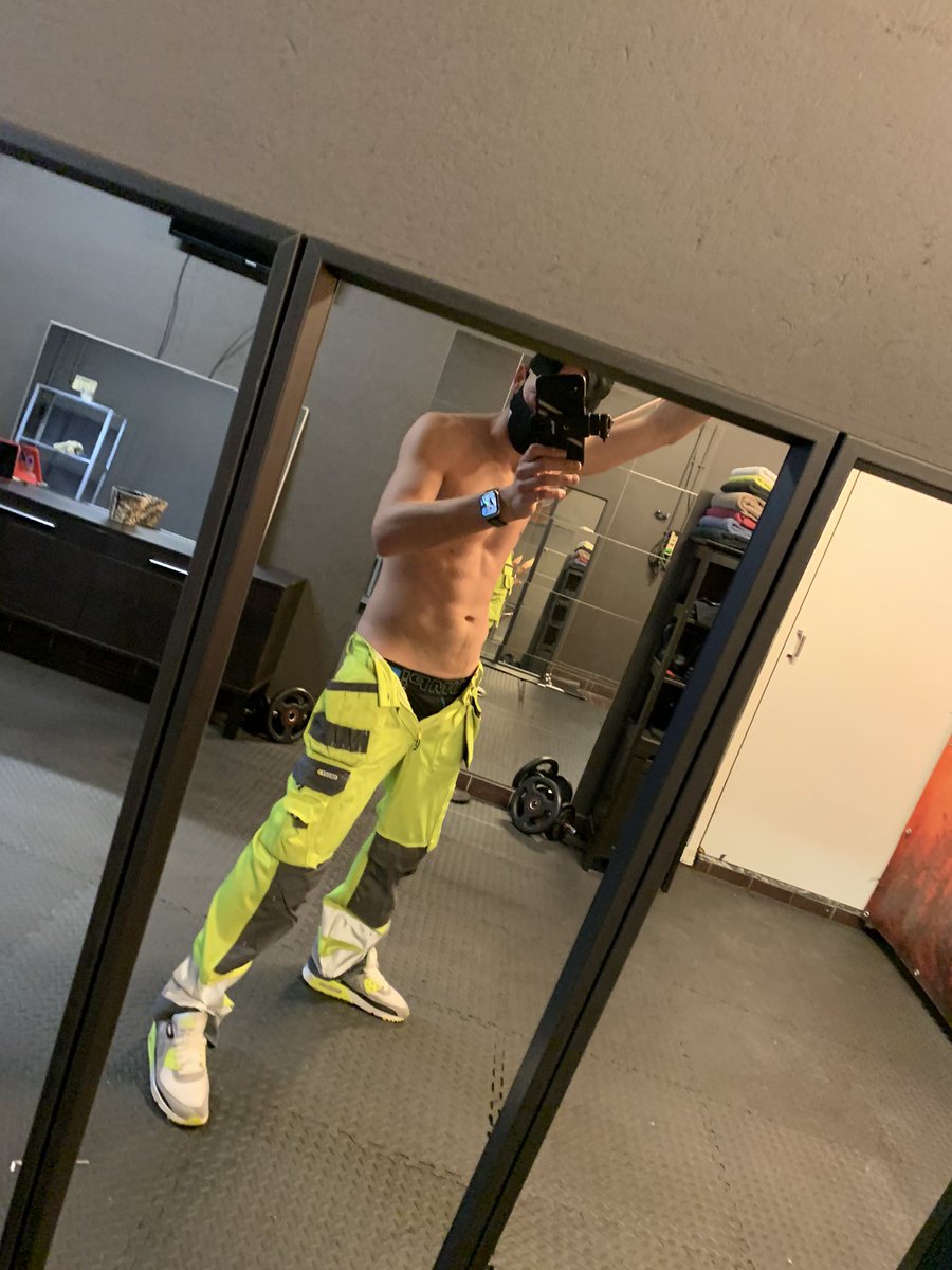 usedgear4's tweet photo. #abusedgear4you
#gaysocks #gaysneakers #smellysocks #smellysneakers #sneakerlover #ladz #dirtysocks #kiffeur #usedsocks #usedgear #buymysocks #cashmaster #sk8erboy #usedgear4sale #sneakerplay #gayadidas #gaynike #sneakermaster #findom #gaypiss https://t.co/vrwVedynLb