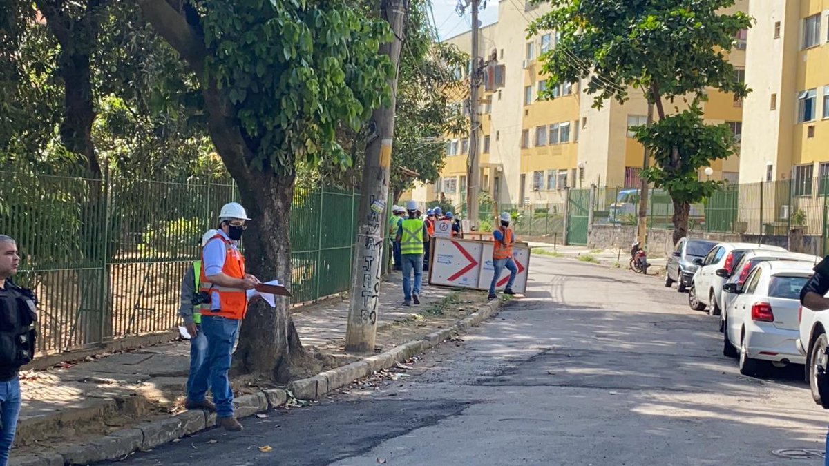 PMERJ's tweet image. A @PMERJ garantiu hoje o restabelecimento do serviço de gás natural para os moradores do Village Pavuna, fornecido pela empresa @Naturgy.
Devolver esse serviço tão essencial para milhares de pessoas é gratificante!

#EuConfioNaPMERJ
#PMERJcomVocê
#ServireProteger
 #PMERJ