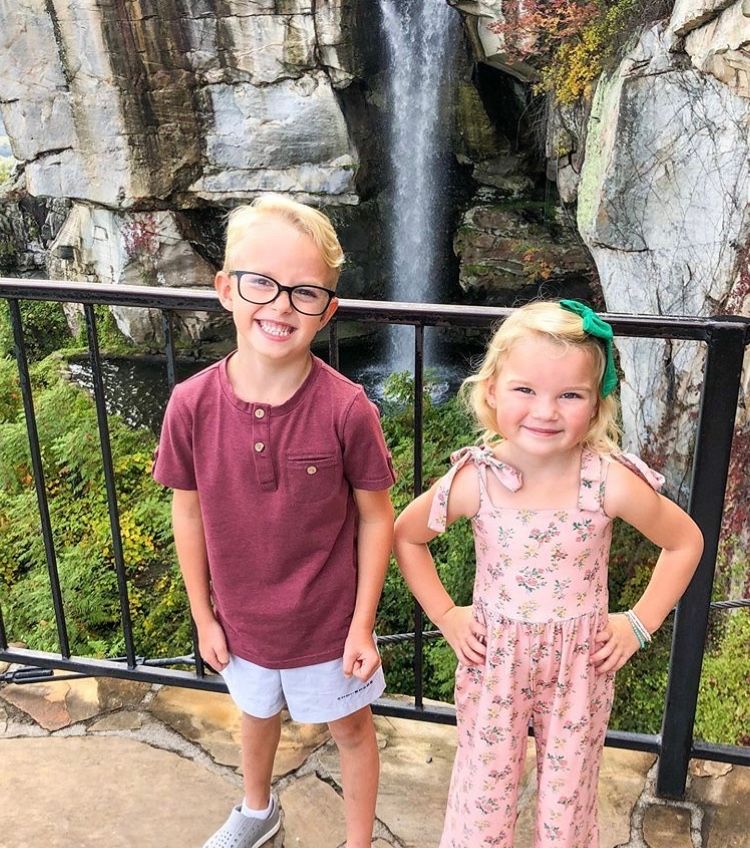 SeeRockCity's tweet image. These kids know how to have a fall adventure! #OctoberDays #traveltuesday 
📷: @darlingtonfamily