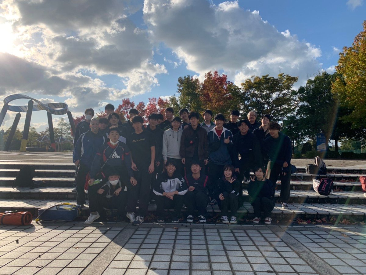 matsu_univolley's tweet photo. 秋の北信越大会は
3位という結果で終わりました！
これで4年生は引退となりました。

引退試合は悔しい結果で終わったけど、
言いたいことは1つだけです。
4年間お疲れ様、本当にありがとう！！！

#松本大学 #松大ぽーず https://t.co/JdKE4FYsGF