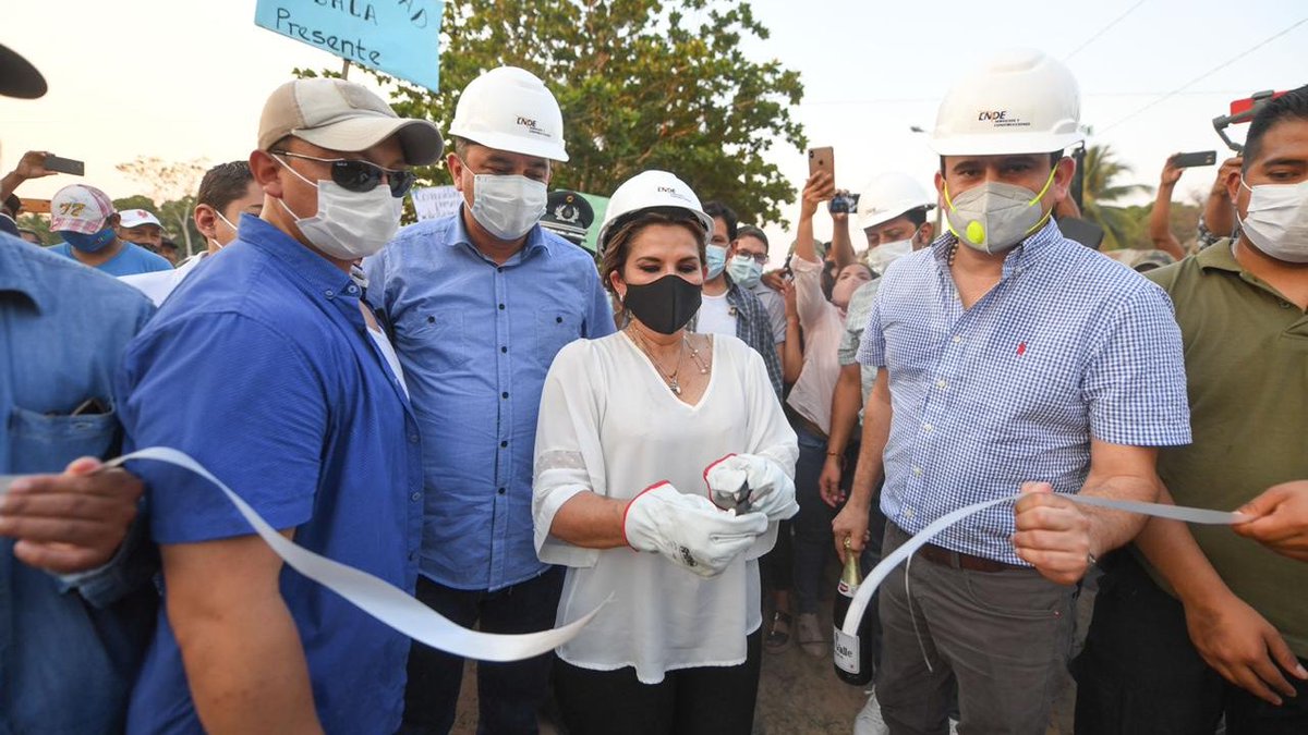 La Presidente del Estado Plurinacional de Bolivia, Jeanine Añez junto al Ministro de Energías, Rodrigo Guzmán realizaron la inauguración del Proyecto de Electrificación Rural Beni Fase II.

#MinisteriodeEnergíasBolivia
