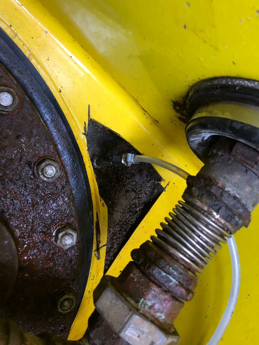EurotankGroup's tweet photo. The best way to prevent leaks from underground fuel storage tanks is by using double-skin containment, monitored by a Class 1 pressure leak detection system.
Class 1 pressure leak detectors come as standard with our #Lifeliner installations.  #keepingyourfuelflowing #tanklining https://t.co/xQVoQOlDk0