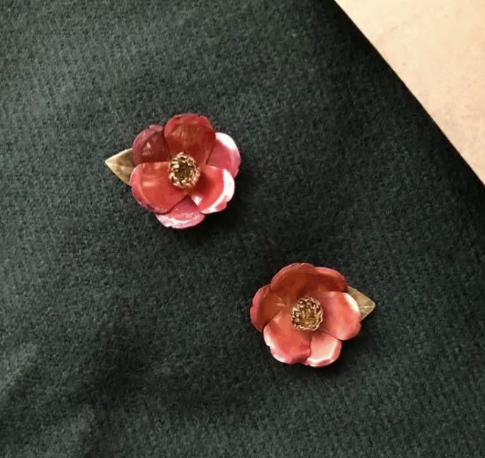 9rWaka7's tweet photo. 桜、鬼灯、椿、菊
 #TLを色んな和風モチーフ作品で埋めよう https://t.co/ce5zzha19w