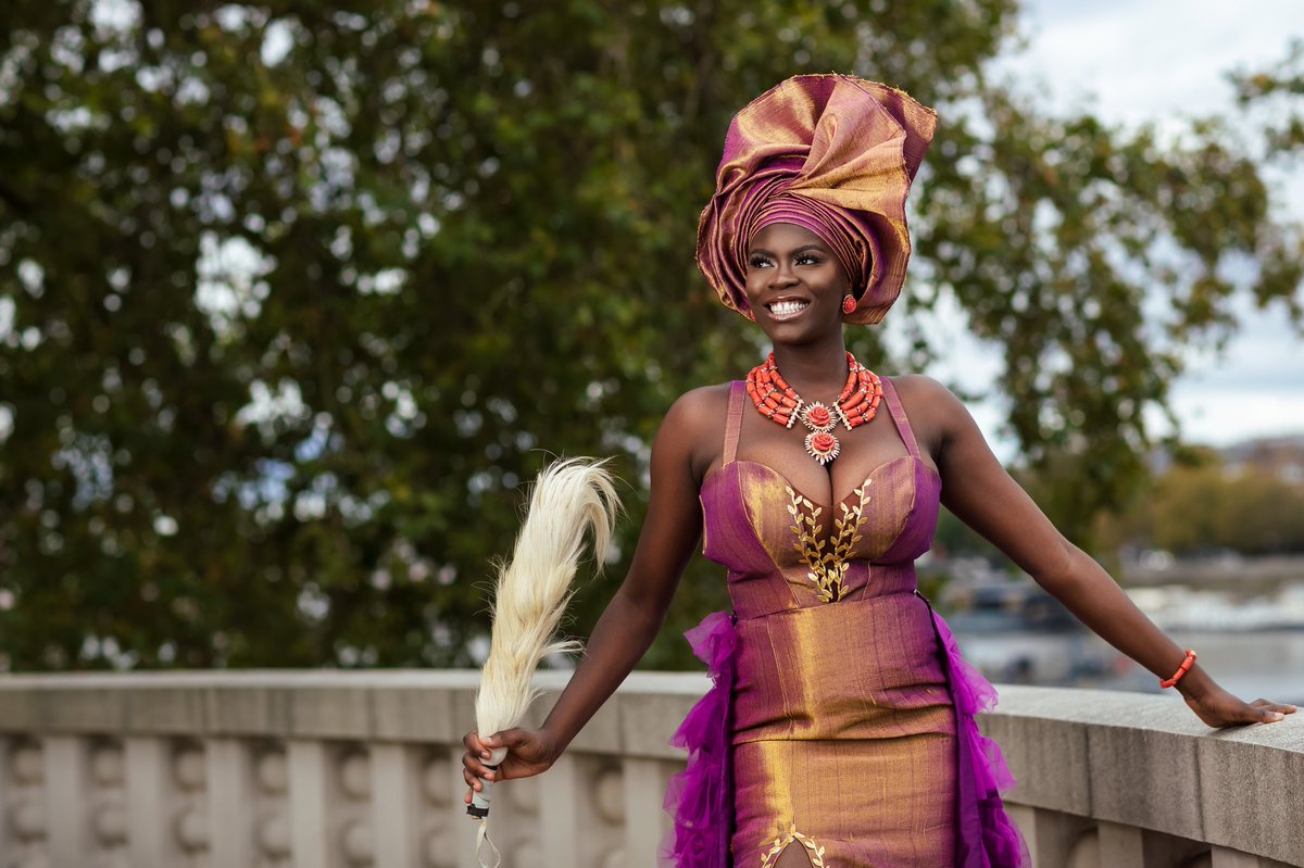 OyinSoExtra's tweet photo. Finally got to shoot my modern take on Yoruba royalty brought to life by @DenikeOnline @TheAdenike @KofoAdu and byJJamie (on Instagram) https://t.co/Ke6r2GUgr3
