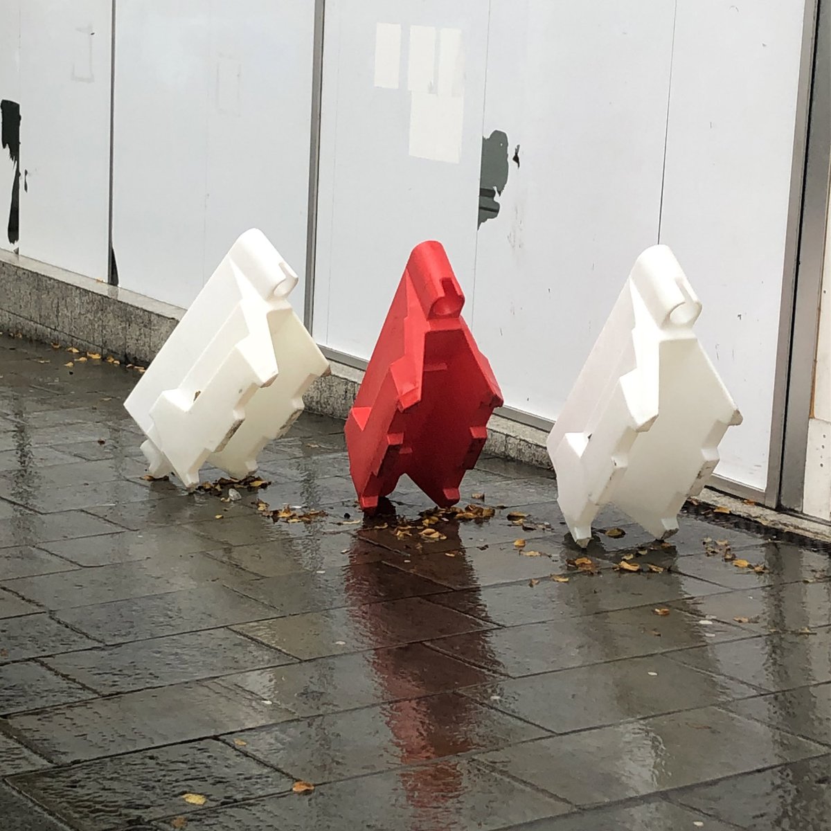 Spotted: new art installation on Darley Street. Who doesn’t need more Brutalist penguin sculptures on the high street? #bradford2025 #accidentalart