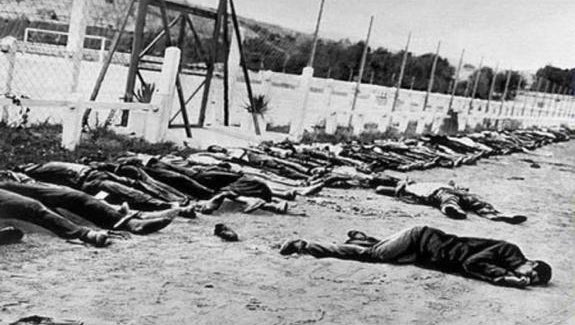 TRİBÜN GRUPLARI ORTAK BİLDİRİSİ!

Tarihi sömürge, zorbalık ve SOYKIRIMLA dolu olan Fransa'nın Cumhurbaşkanı Macron'un İslam'ı, Peygamber efendimizi, İslami değerleri aşağılayan, İslam'ı terör ile ilişkilendiren aşağılık sözlerini TÜM TRİBÜN GRUPLARI olarak nefretle kınıyoruz!