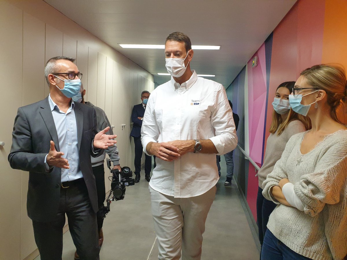 Inst_Myologie's tweet photo. Visite de @LaurenceLamy_ @Fondation_EDF avec les ambassadeurs sportifs du Team @EDFofficiel, @alainbernard et @GeorgesLaura. De riches échanges avec @LTiennotHerment @drvarlet , Pr B. Fontaine, F. Duguet, JY Hogrel, @ThomasPoulard , B. Marty et JM Boisserie. https://t.co/IAYgYZiU2a