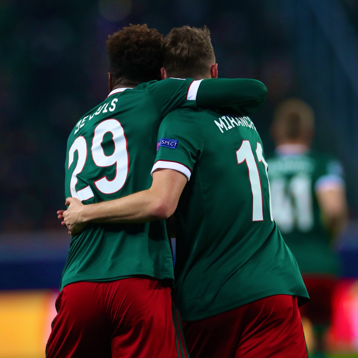 fclokomotiv's tweet photo. 7️⃣0️⃣’ Зе Луиш прострелил – Антон забил! 🔥

#UCL | #ЛокоБавария 1️⃣:1️⃣ https://t.co/swzgF70GMe