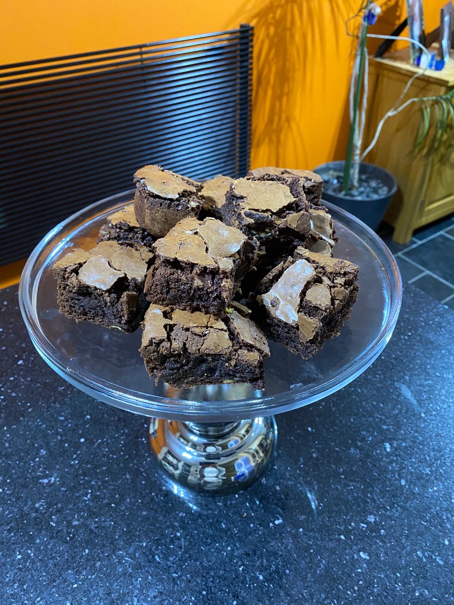 vaughan_mrs's tweet photo. A bit of half term baking .... βbest ever browniesβ π Croesy chefs - have you been baking too?? #naughtybutnice #halftermbaking @DTcroesy @CroesyY7 @croesyschool https://t.co/f3jBeOqdVn